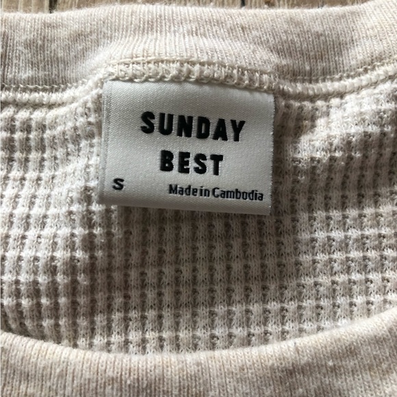 Aritzia Sunday Best Waffle Cropped Long Sleeve Top in Cream Heather Size S - Picture 4 of 9